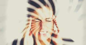 Most Effective Essential Oils For Vertigo & Dizziness [LIST]